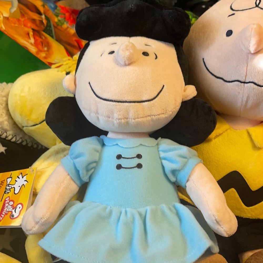The peanut Collection super cute not being played with needs a loving home.